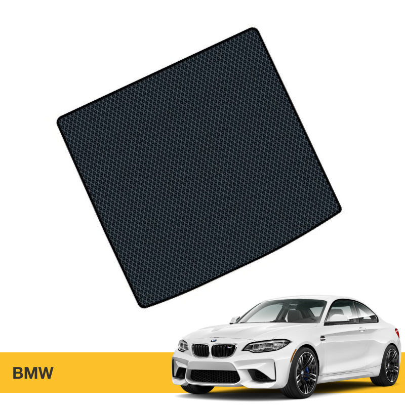 Czarne dywaniki samochodowe Prime Eva do BMW, oferujące komfort i ochronę wnętrza auta.