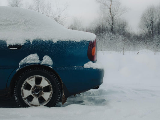ochrona samochodu zimą