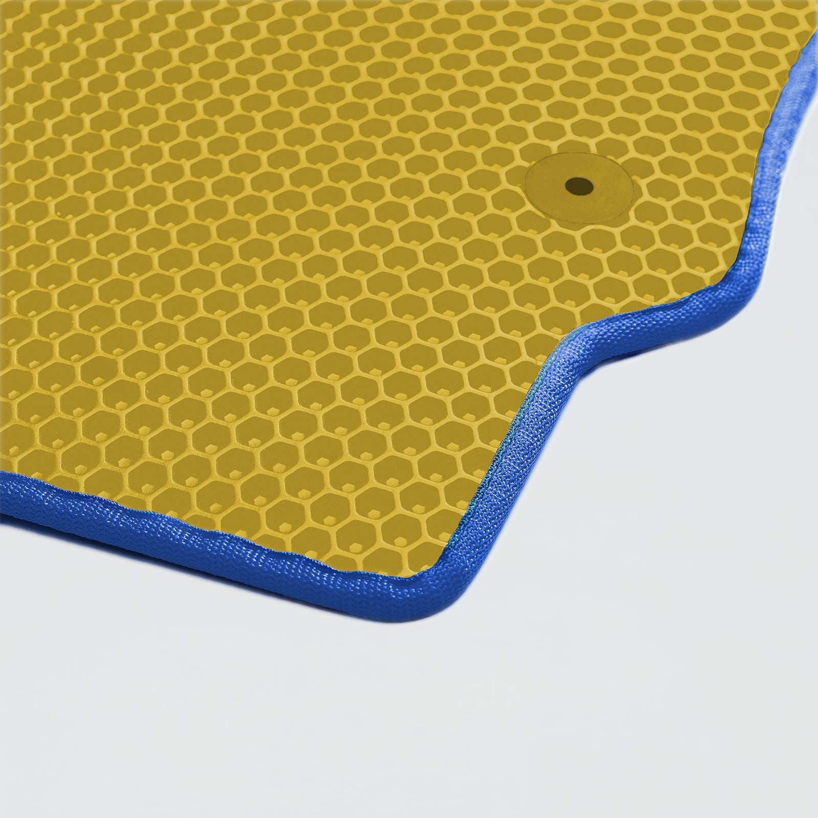 Mata do bagażnika na wymiar